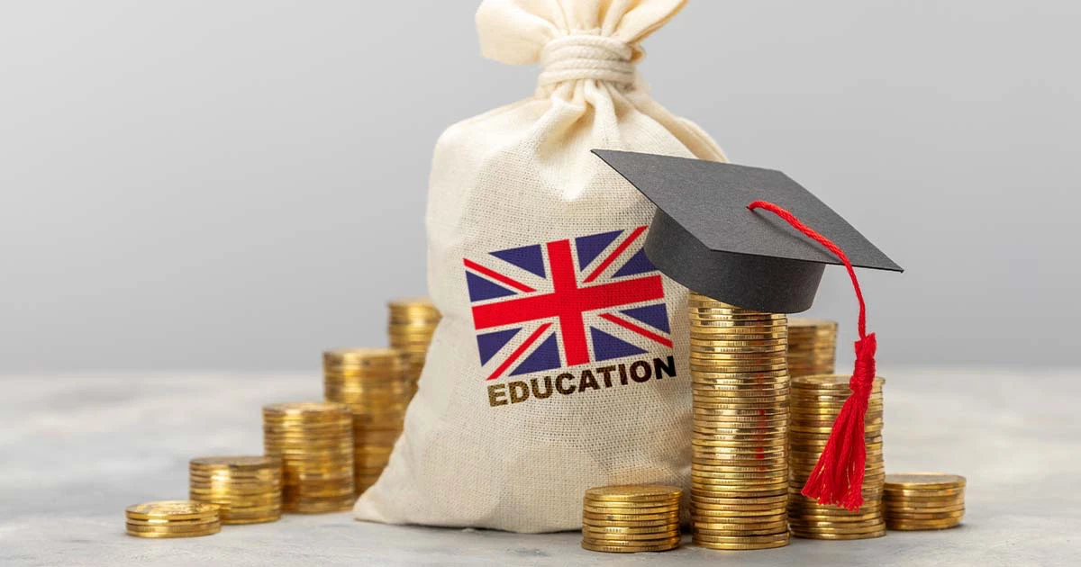 Top 12 money tips for students moving to the UK