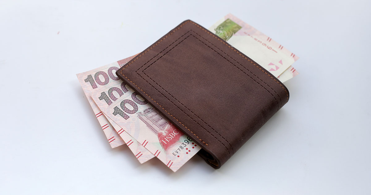 average monthly salary in Hong Kong